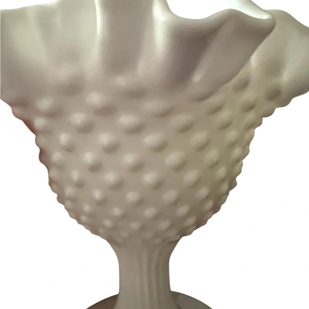 Fenton vintage hobnail